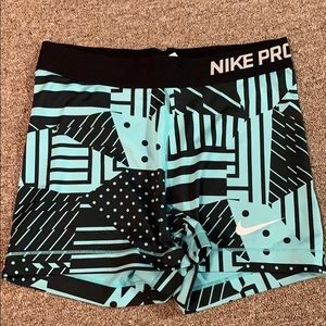 Nike Pro blue dots pattern shorts